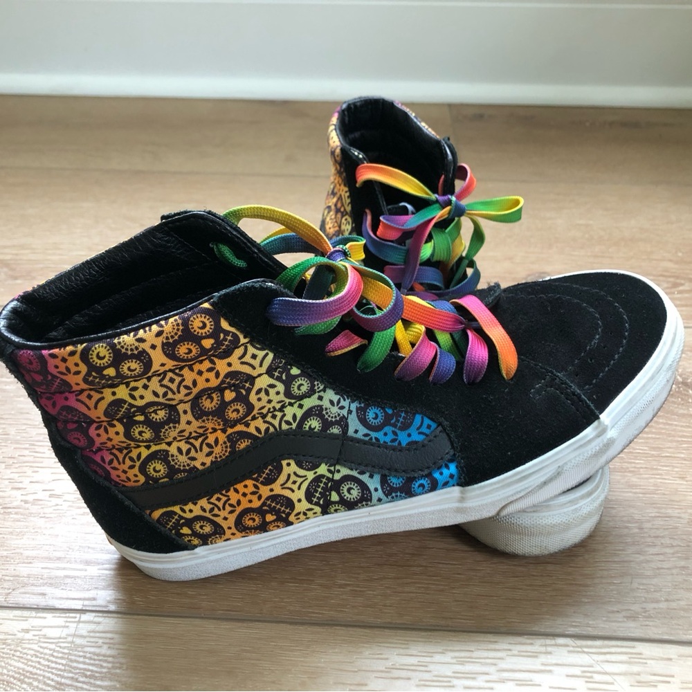 Vans ski-8 hi-top rainbow skull print
